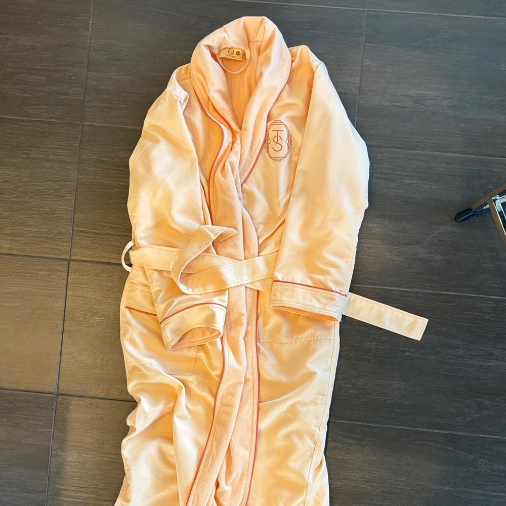 Taylor Swift Showgirl Robe